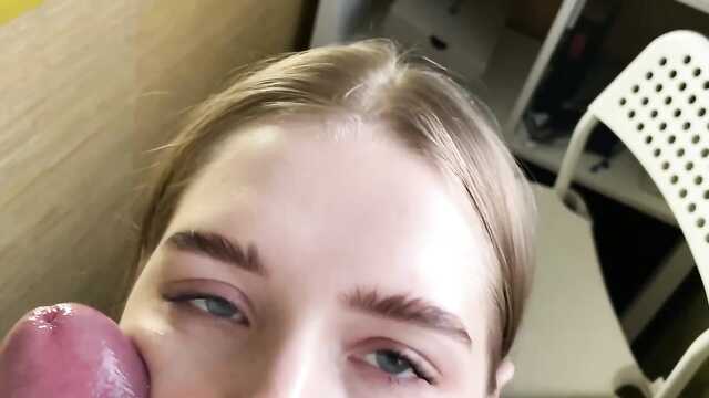 Милая Девушка: Одежда и Вагинальный Прорыв