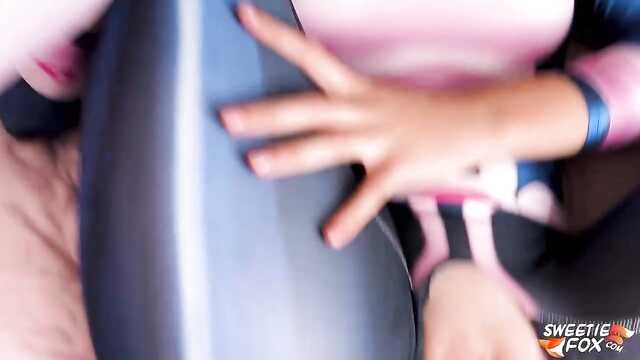 Fanka cosplayu zastępuje tyłek dla delikatnego odbytu z przyjacielem