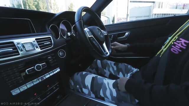 Голубоволосая: Секс и Сперма на Животике