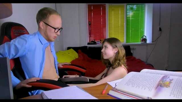 Студентка и репетитор: анальный секс.