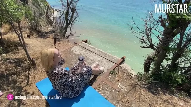 Зной любовница киім және оның жігіт трахаются таза ауада