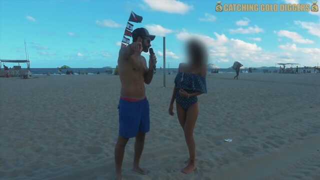 Бразильская девушка: упругие сиськи и согласие на секс.