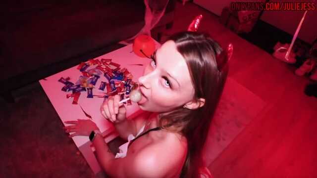 Секси красотка да колготках дайын қынаптық ұрып Хэллоуин