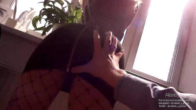 Девушка: Наслаждайтесь Жесткой Поркой в Колготках!